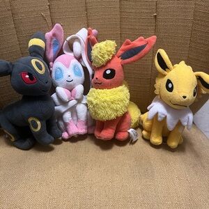 Pokemon EVEE Stuffed Animals Set